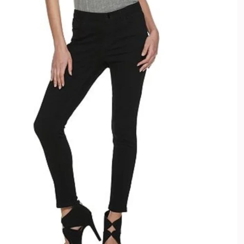 Jennifer Lopez Classic Black Skinny Jeans